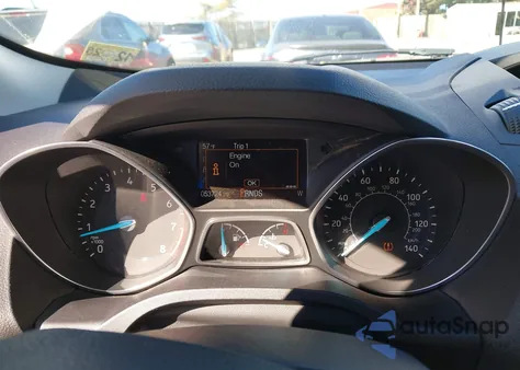 2017 Ford Escape S z USA, uszkodzony, nr VIN 1FMCU0F70HUF00116